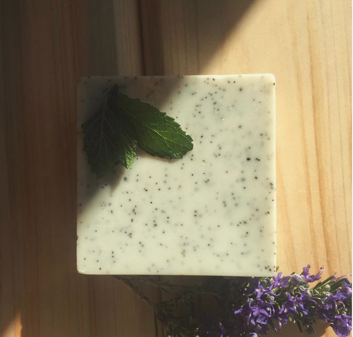 Peeling-Badeseifen mit Ziegenmilch